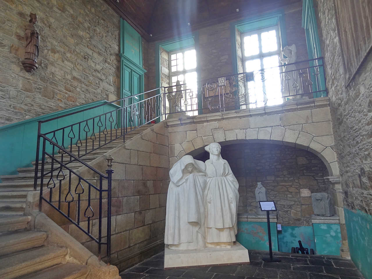 intérieur de l'hôtel de ville de Tréguier
