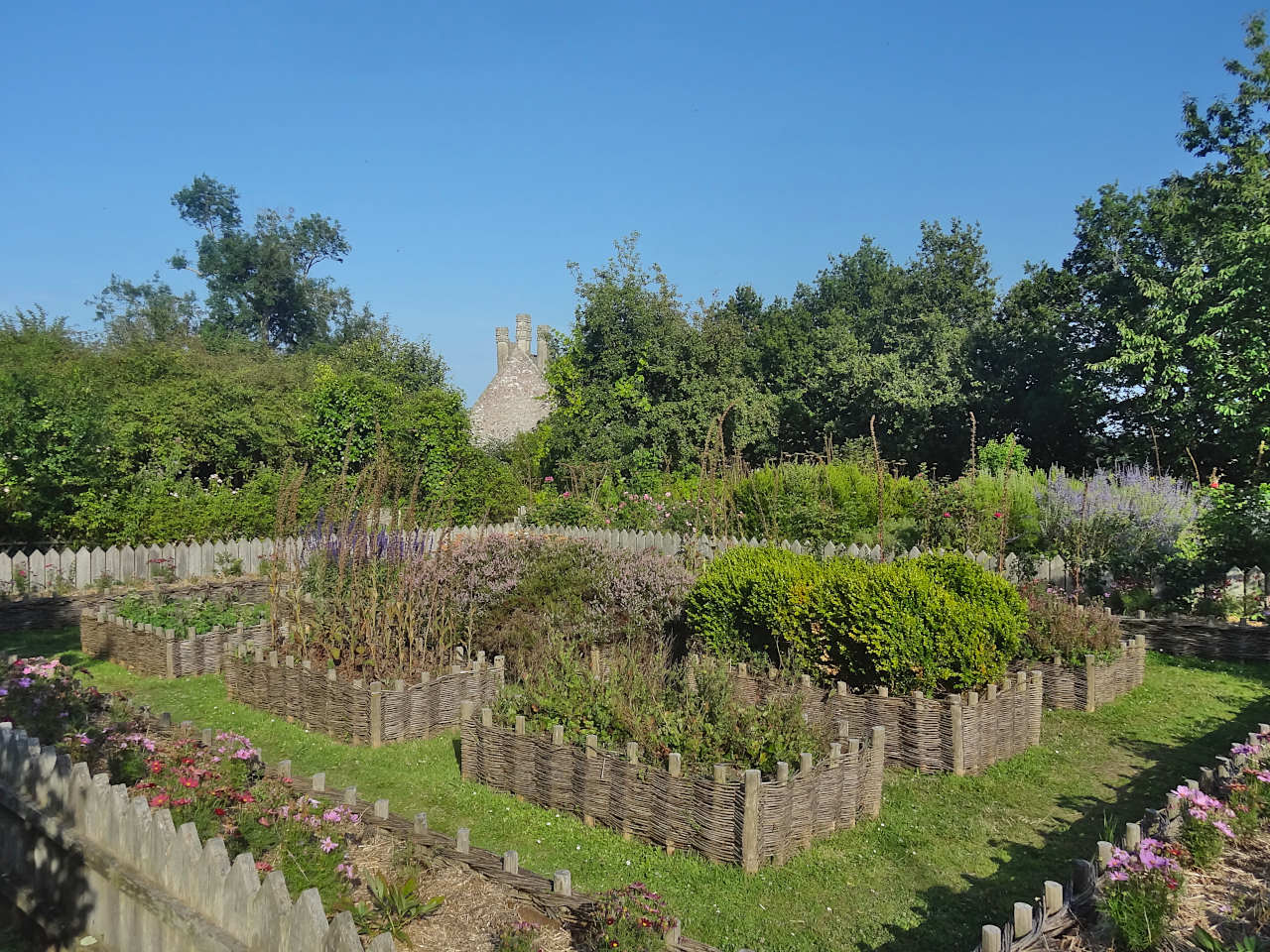 jardin du château de la Roche-Jagu