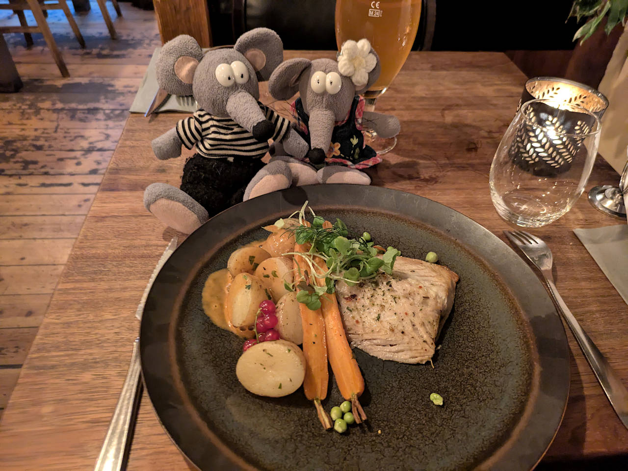 Tight restaurant
