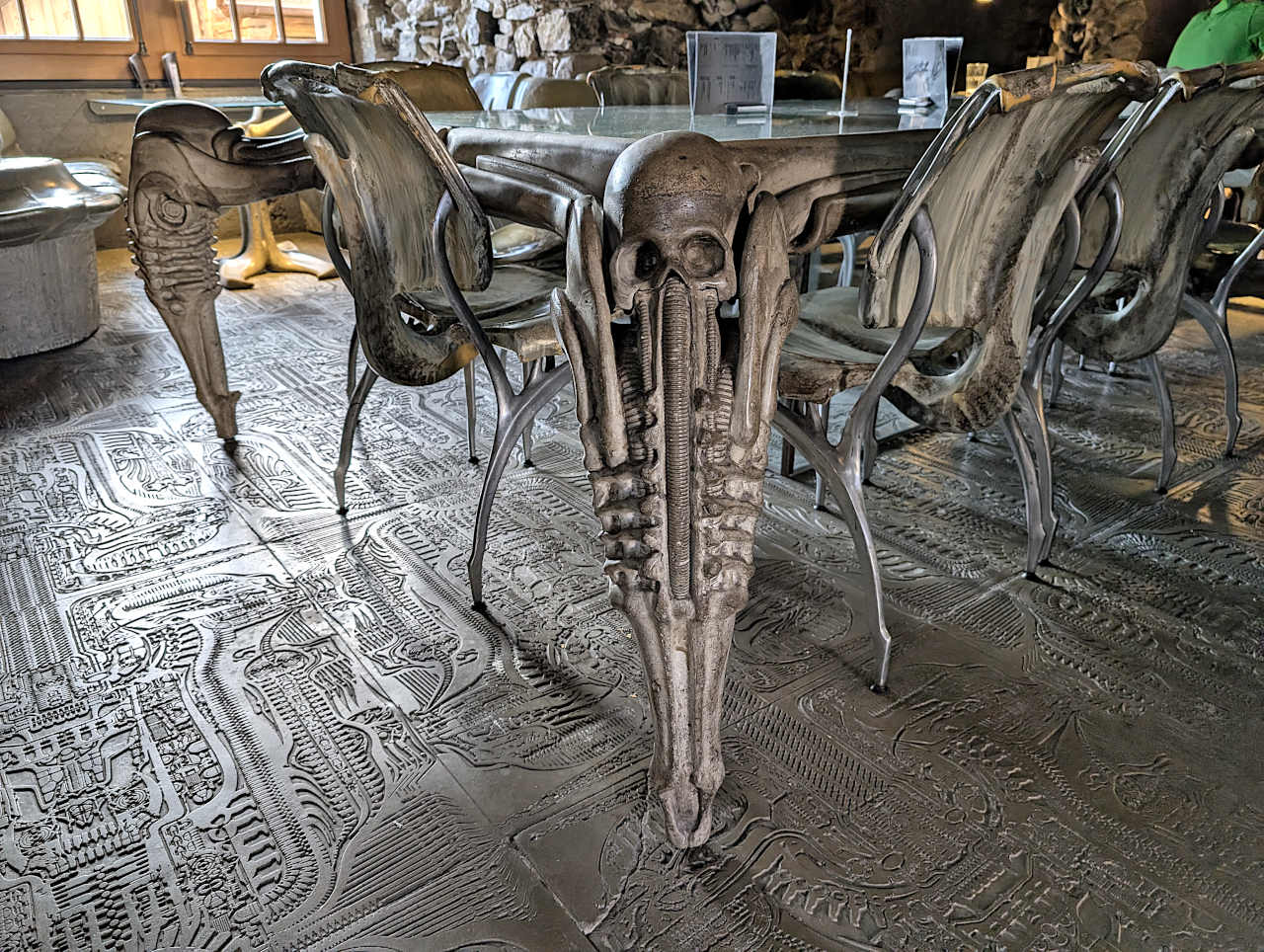 Giger bar