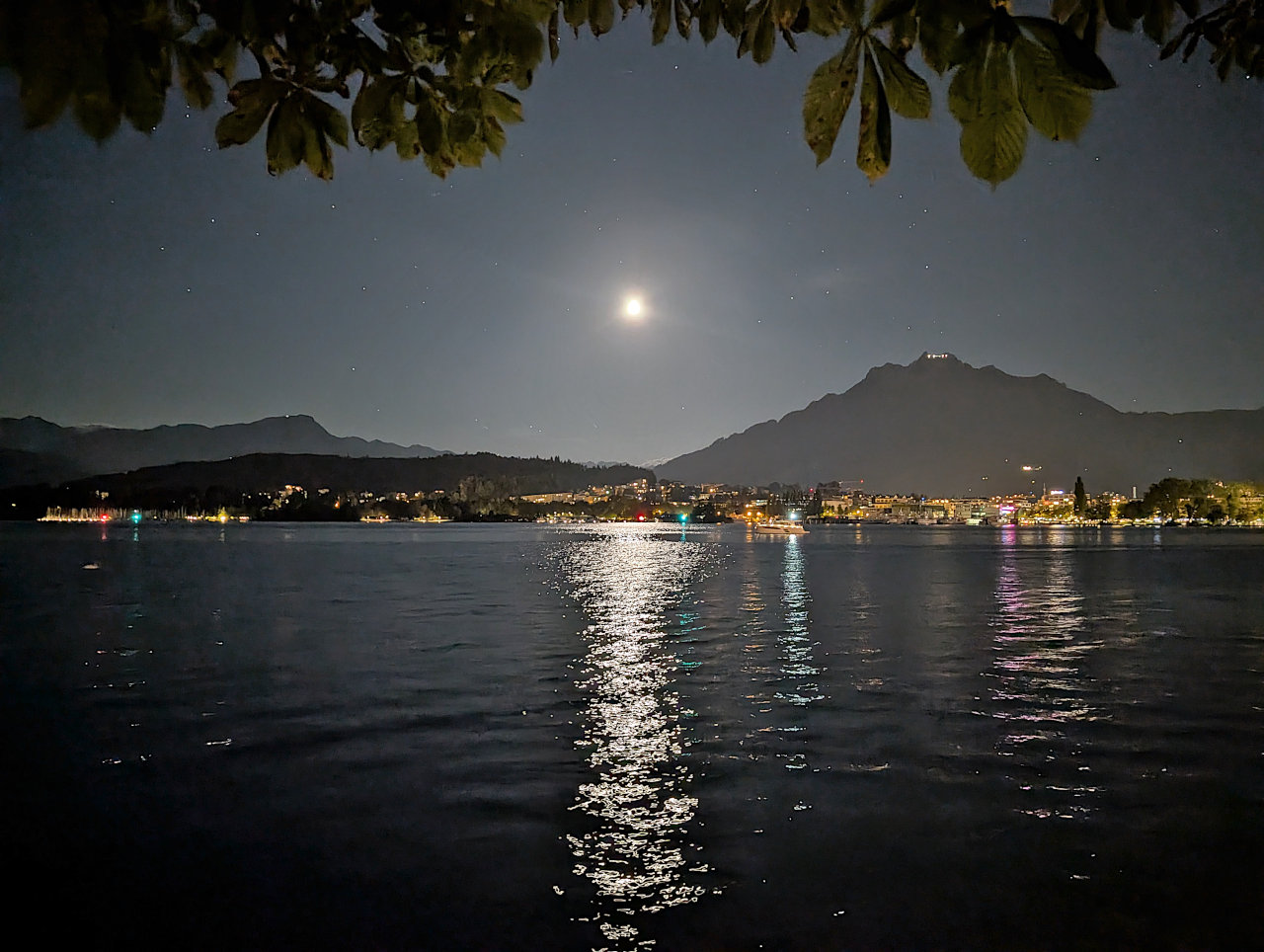 Lucerrne et son lac de nuit