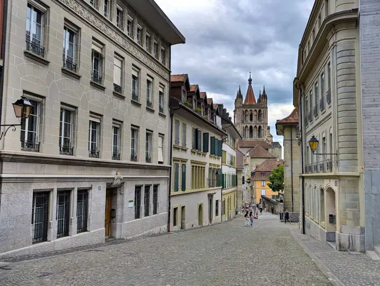 que-visiter-que-faire-lausanne-en-1-2-3-jours-la-souris-globe