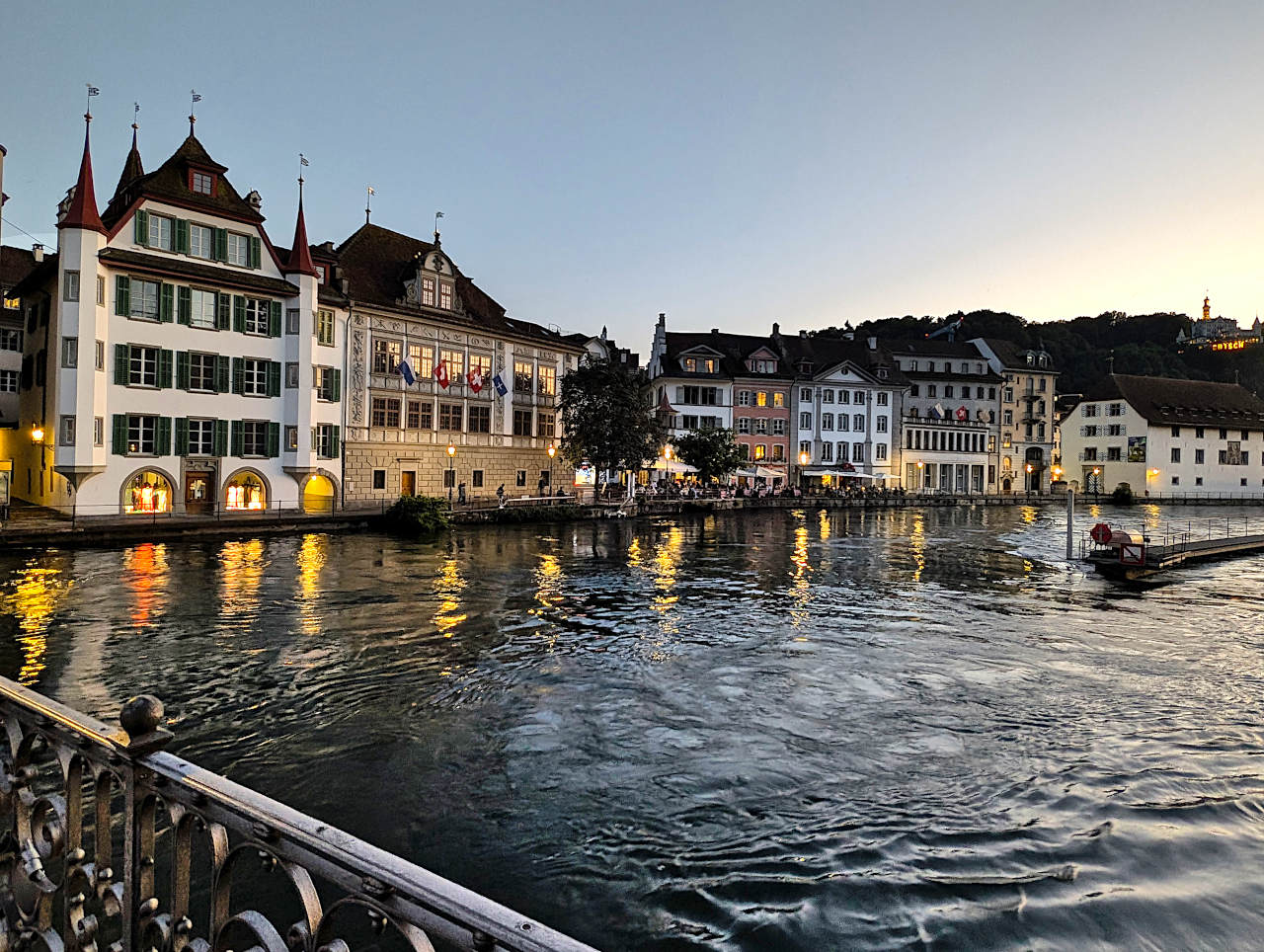 quais de Lucerne de nuit