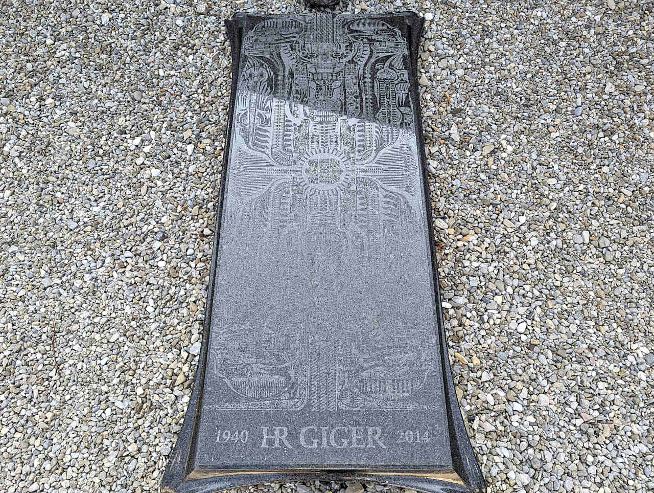 tombe de Giger à Gruyères
