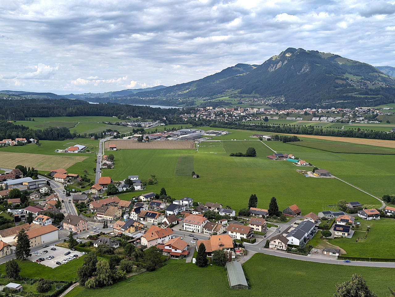 vue depuis les remparts du château de Gruyères