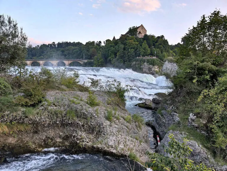 Visiter les chutes du Rhin en Suisse : mes conseils, expérience et avis ...