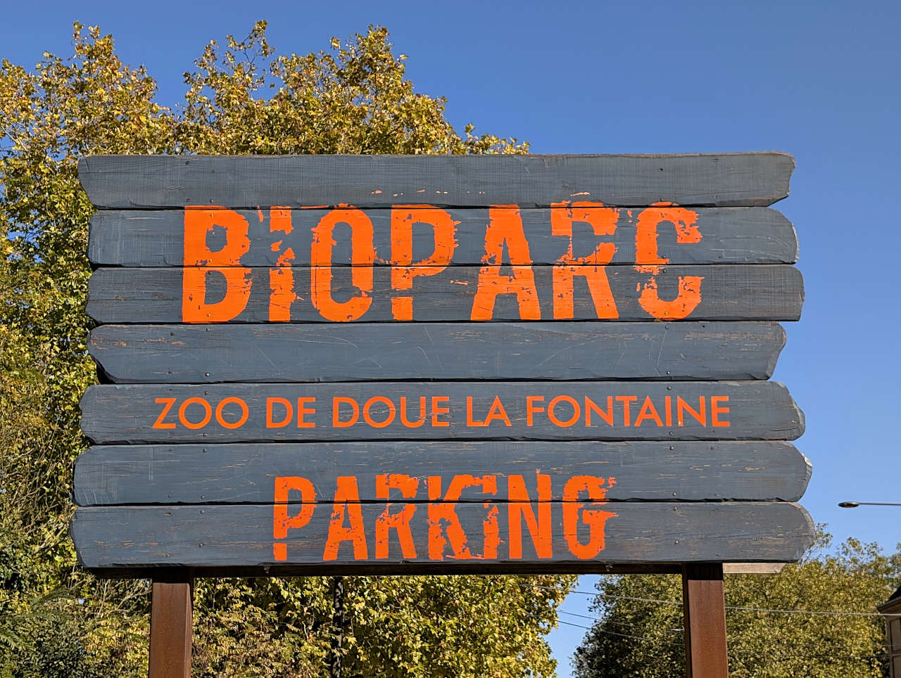 Doué-la-Fontaine parking
