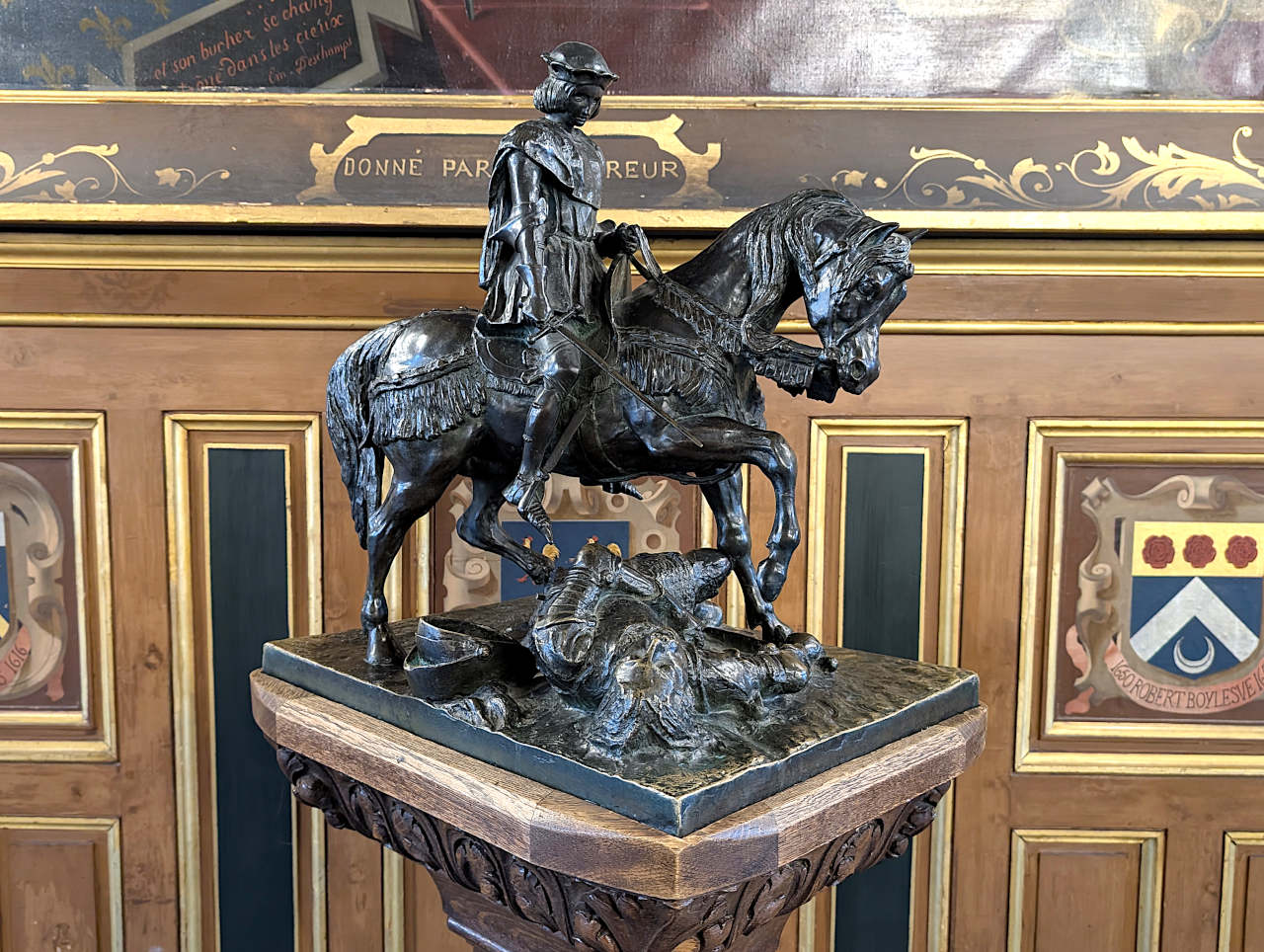 statue de Jeanne d'Arc à l'hôtel Groslot