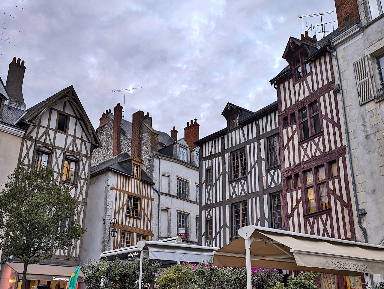 Orléans place du châtelet 