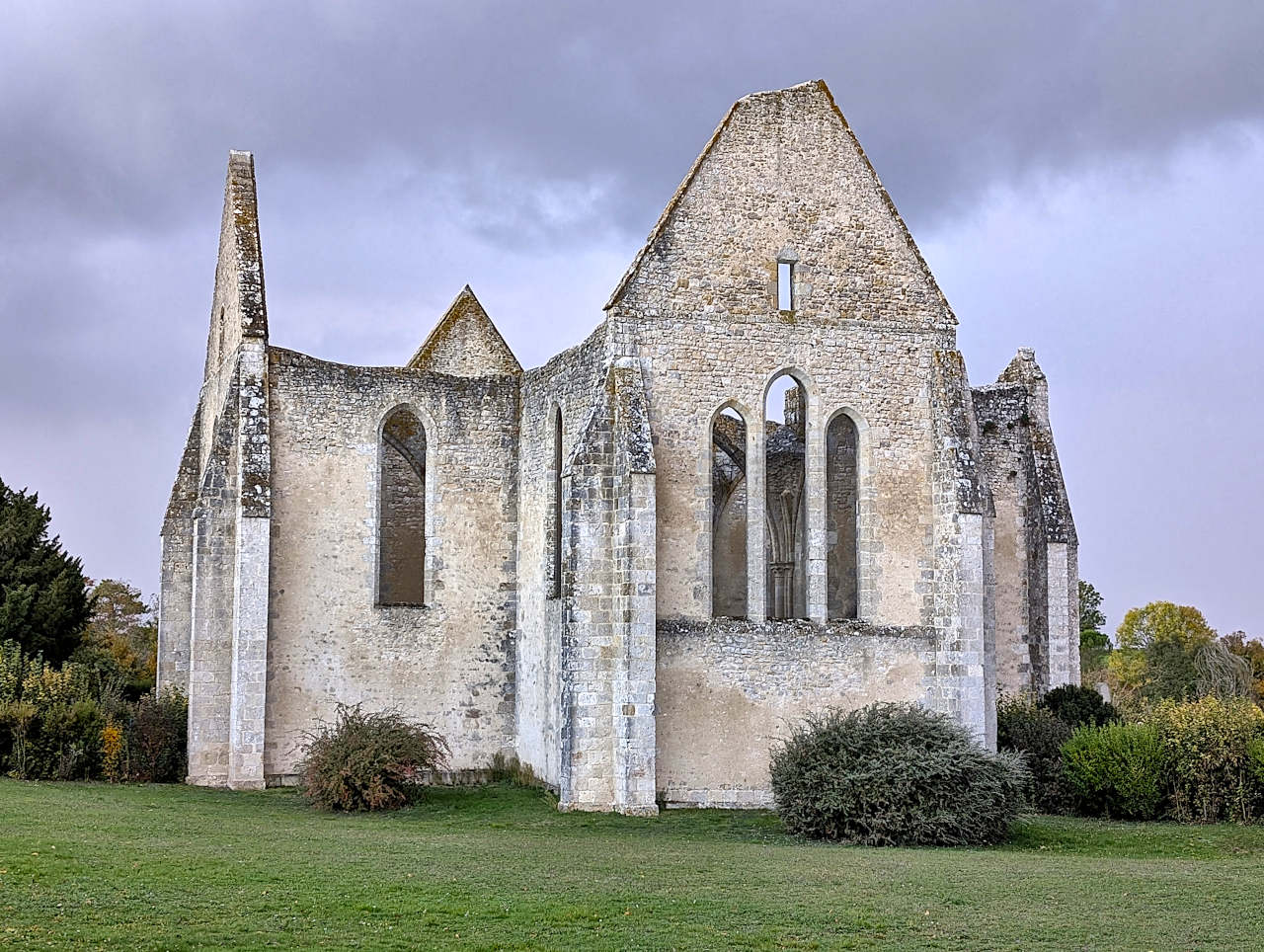 église Saint-Lubin de Yèvre-le-Châtel
