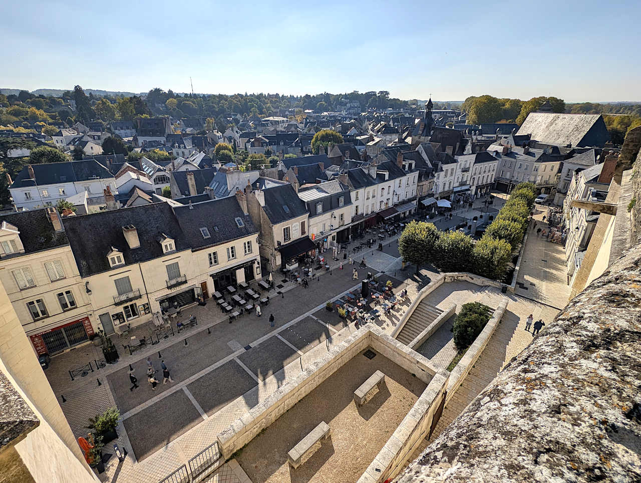 place Michel-Debré Amboise