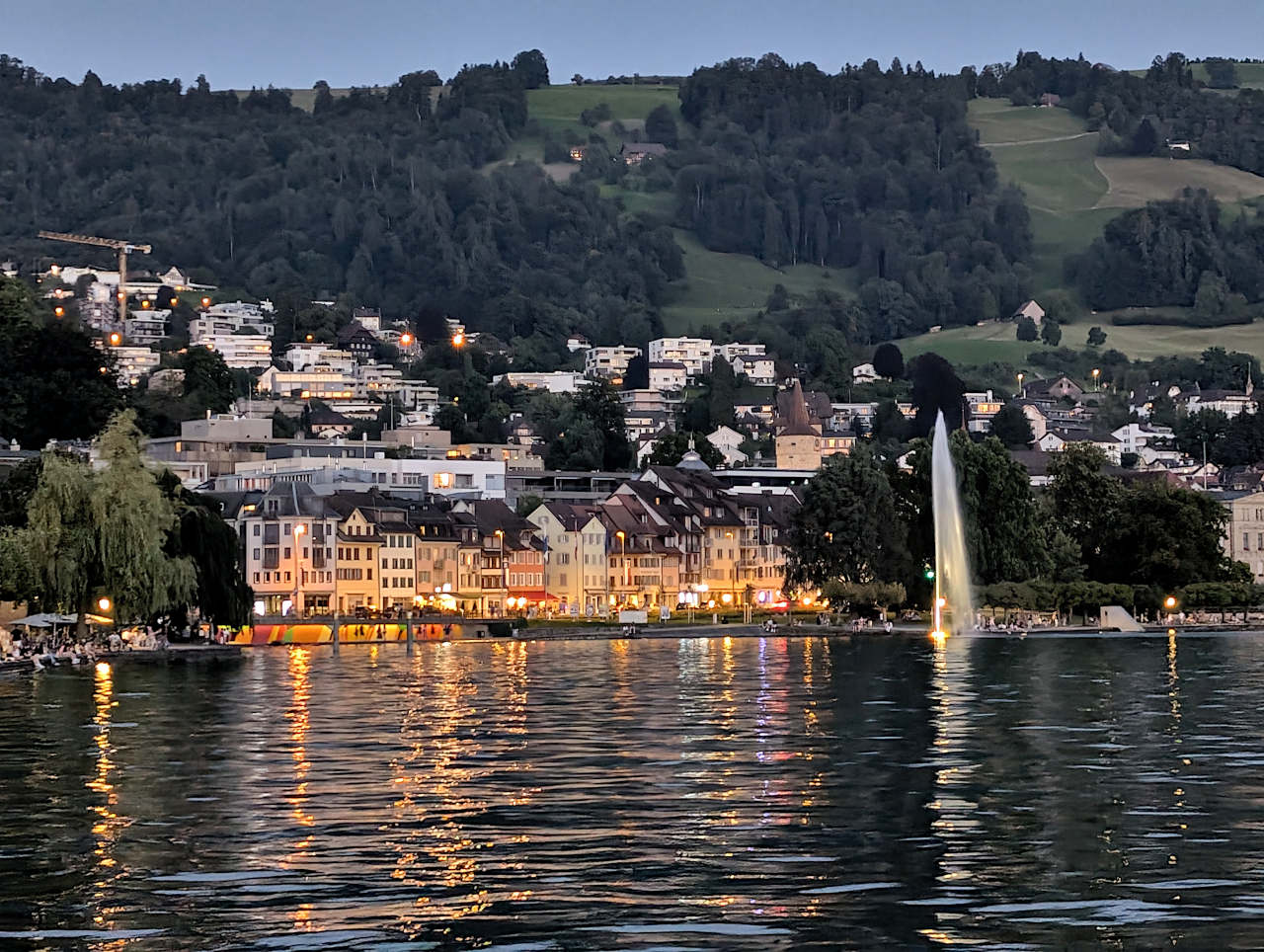 tombée de la nuit à Zoug
