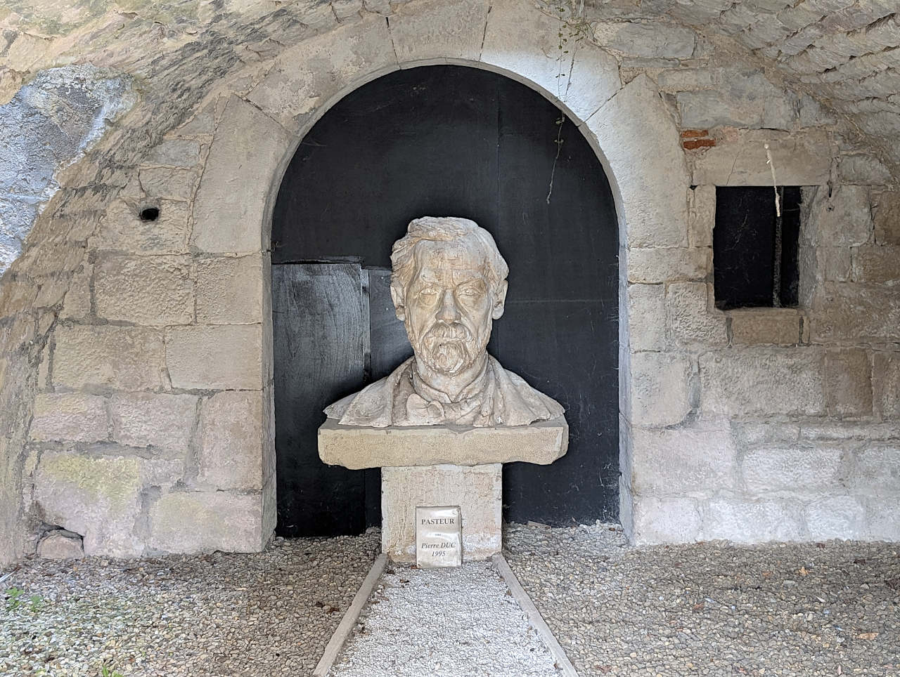 buste de Pasteur à Dole