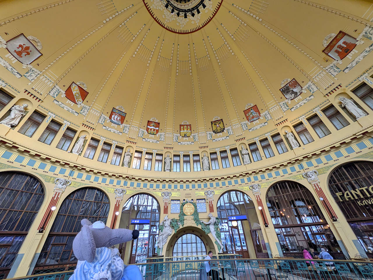 hall historique de la gare centrale de Prague