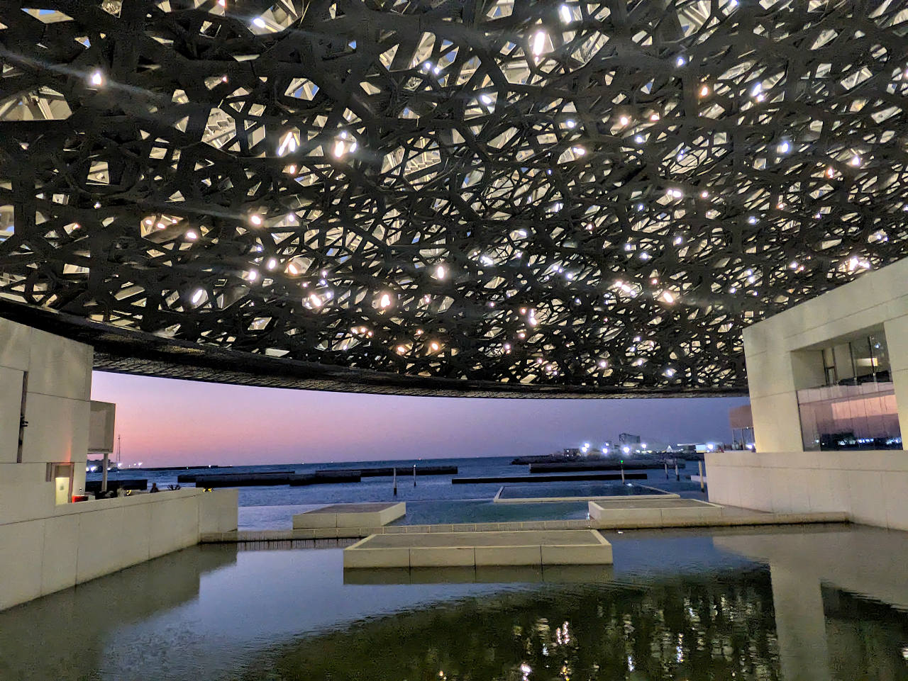 Pluie de Lumière Louvre Abu Dhabi