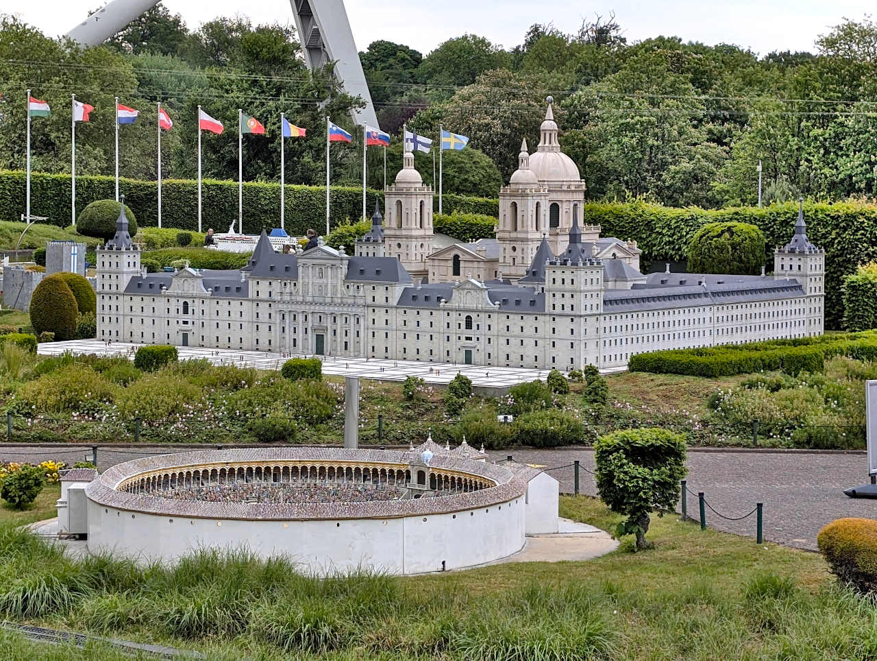 Mini Europe Escorial et arènes de Séville