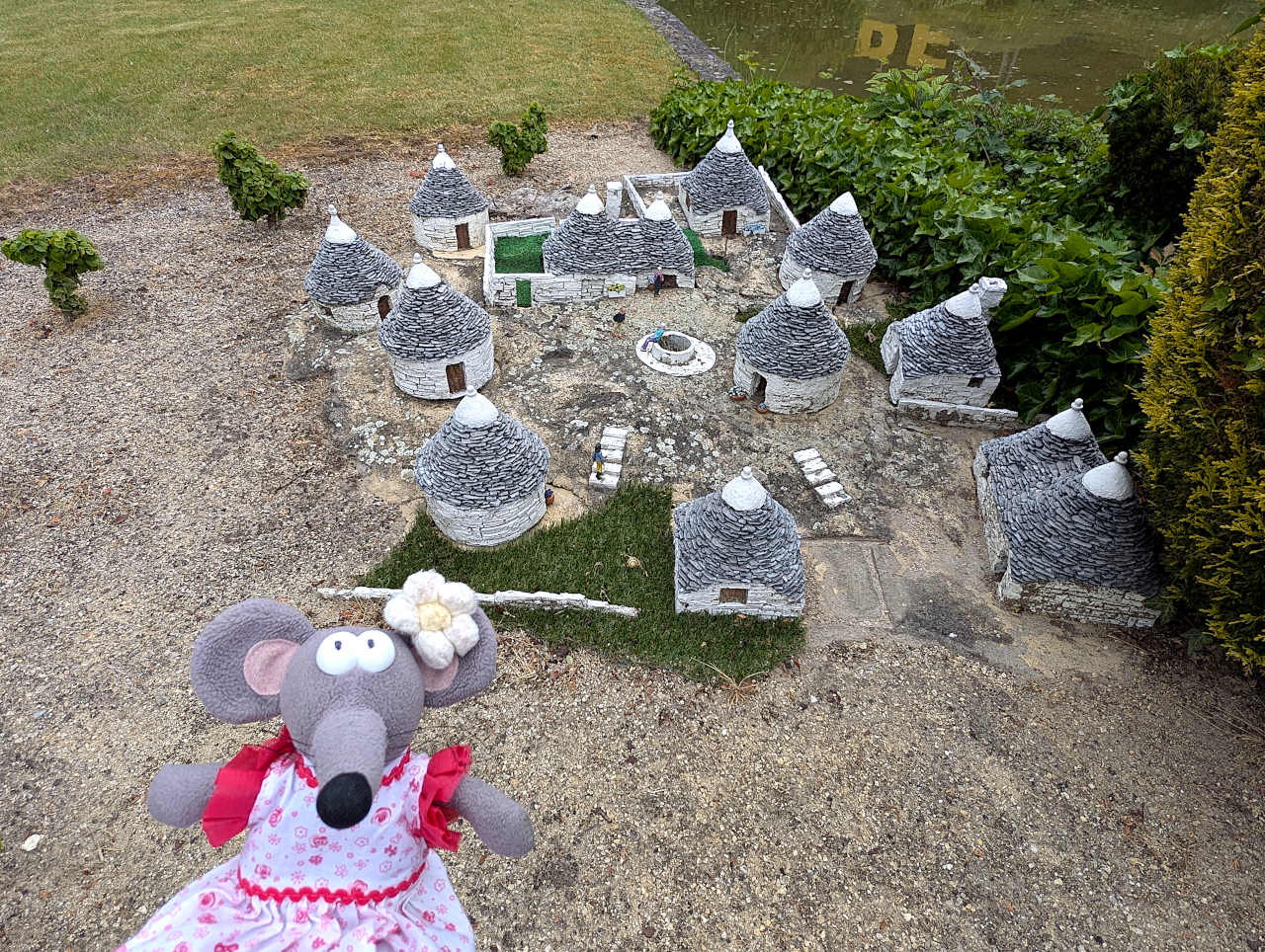 Mini-Europe trulli
