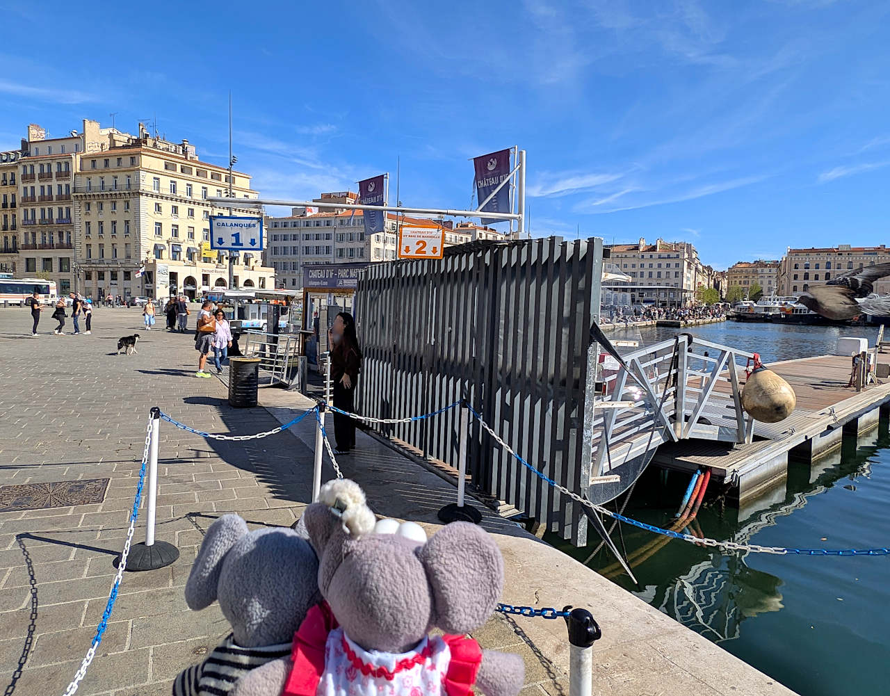 bateau pour le château d'If sur le port de Marseille
