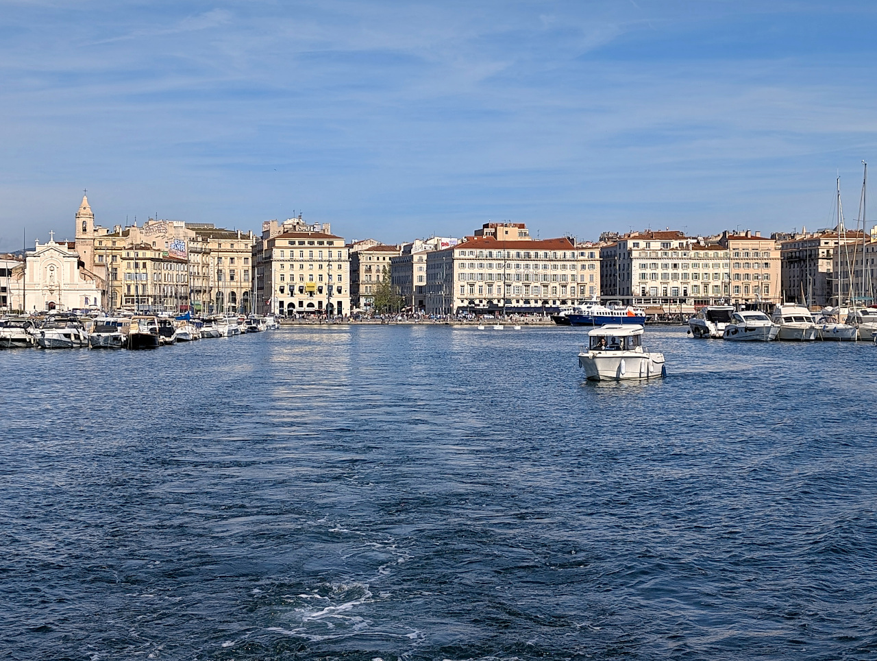 vieux port de Marseille vu du bateau