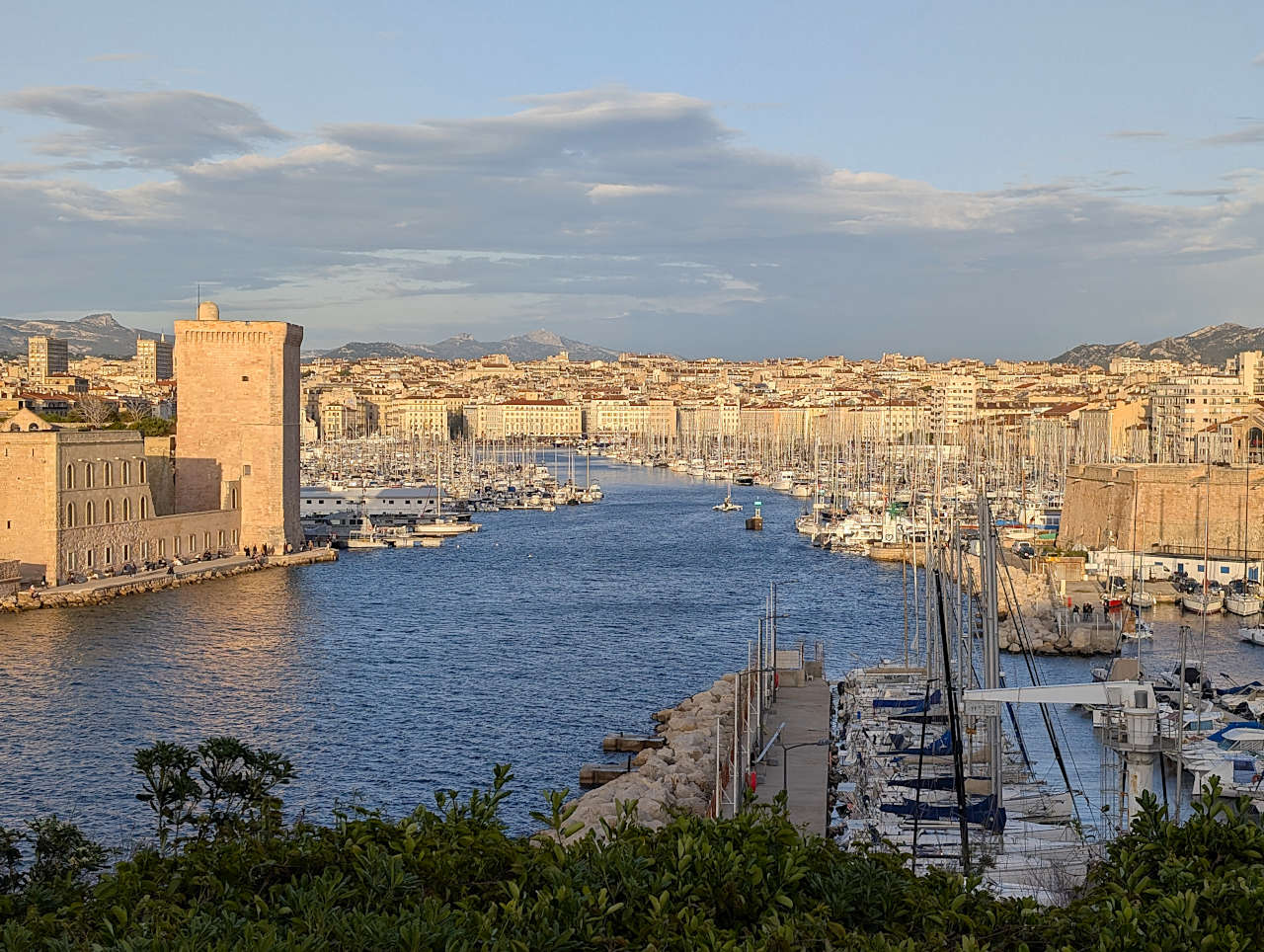 vue sur le Vieux-Port de Marseille 3