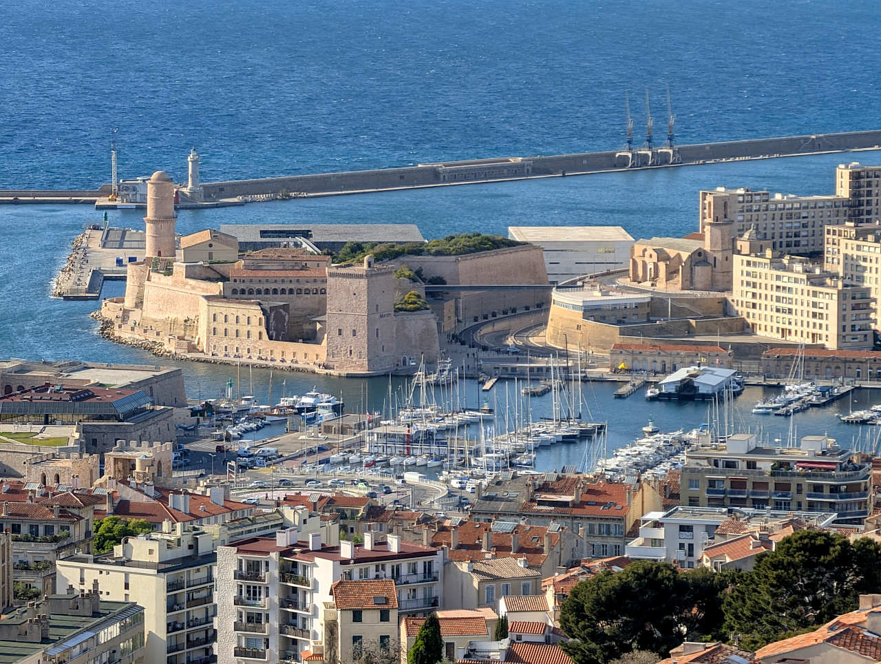 vue sur le fort Saint-Jean de Marseille