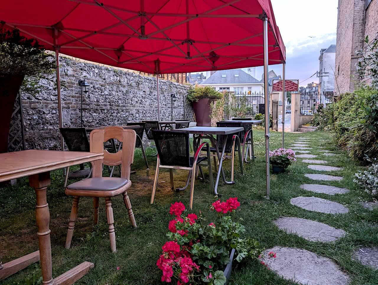 terrasse de la Crêperie la Voûte à Dieppe