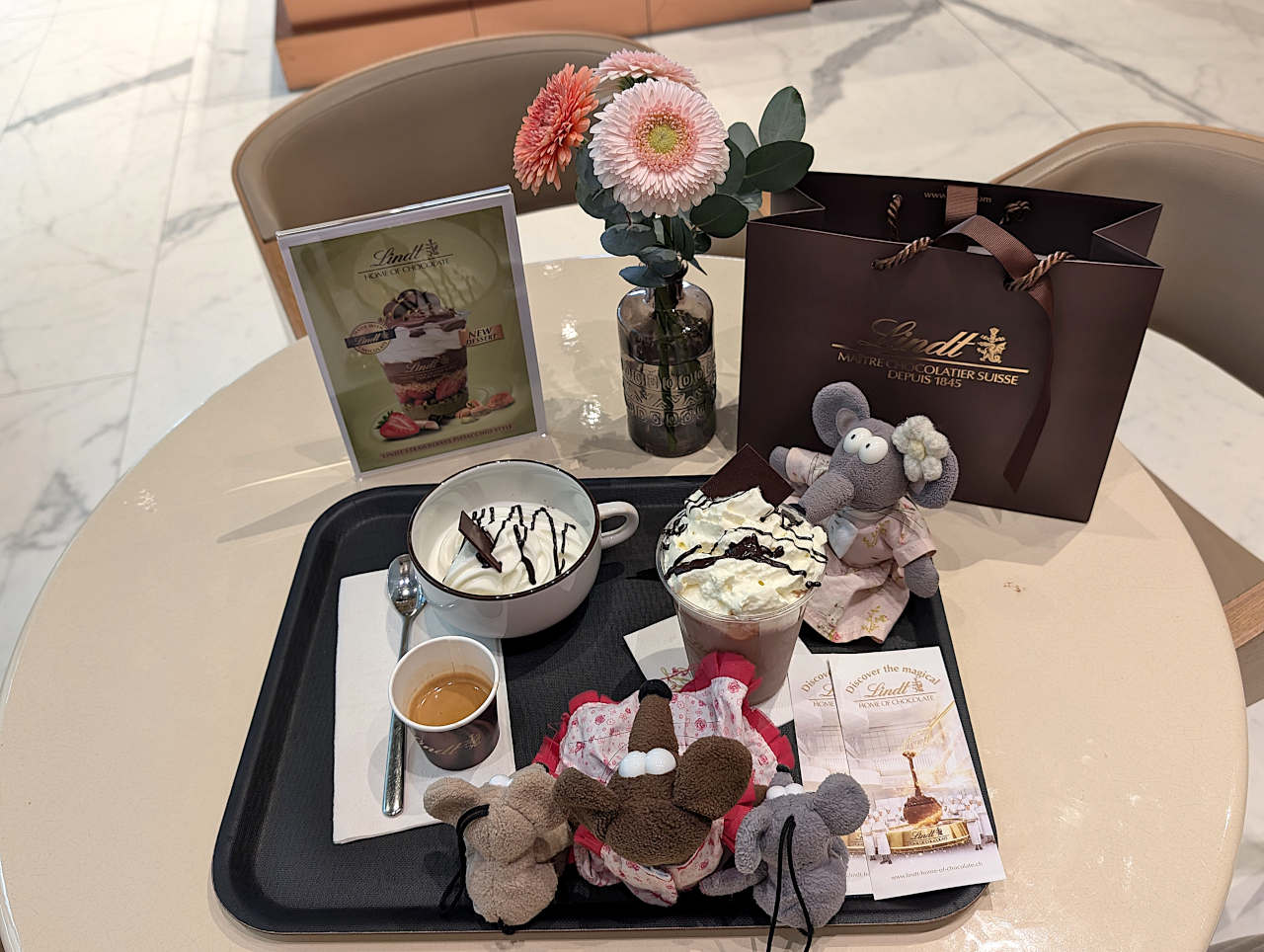 café du Lindt Home of Chocolate