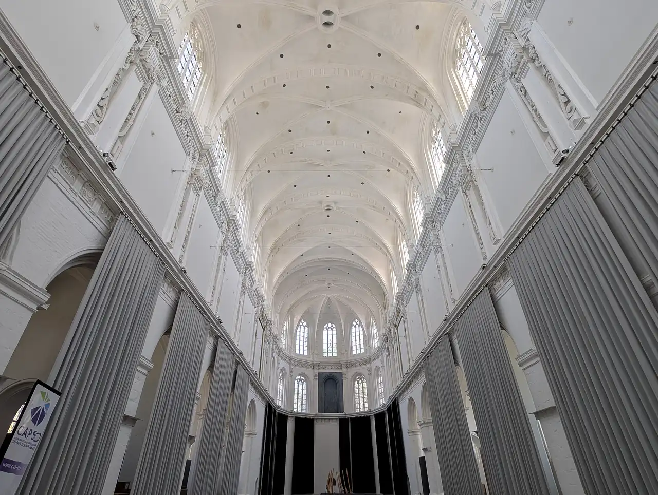 intérieur de la chapelle des Jésuites de Saint-Omer
