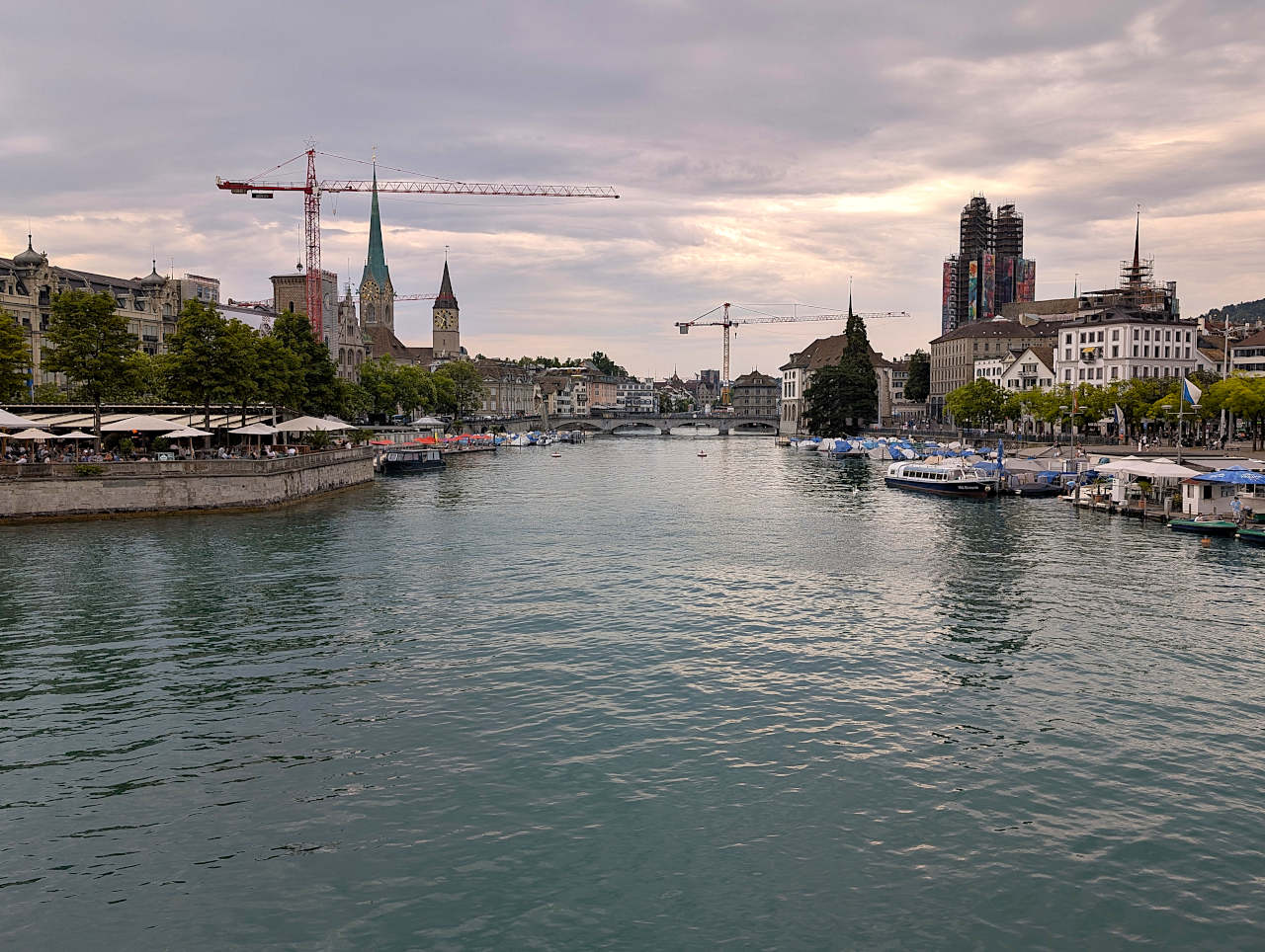 vue sur la Limmat depuis le pont du Quai