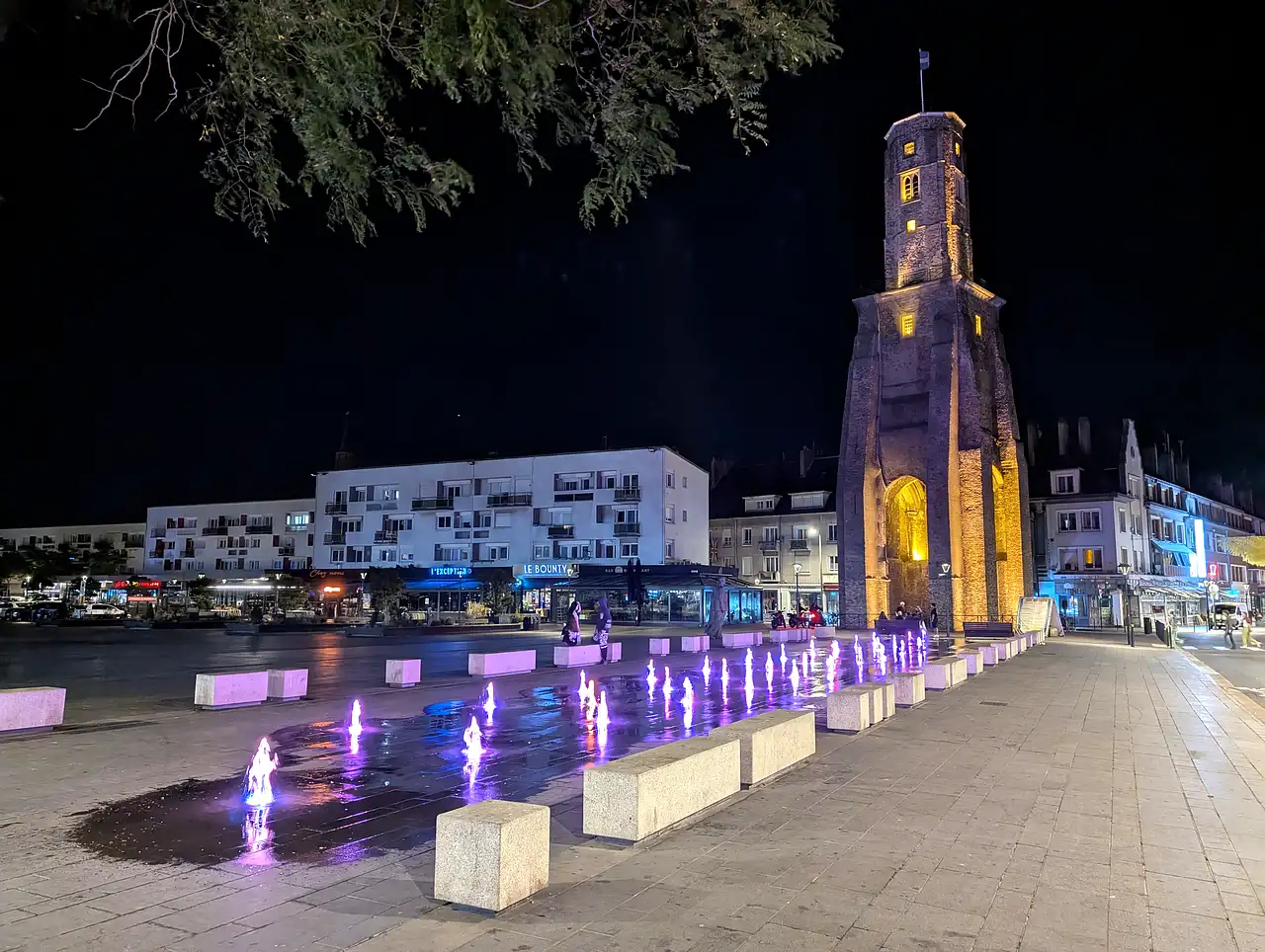 place d'Armes de Calais de nuit