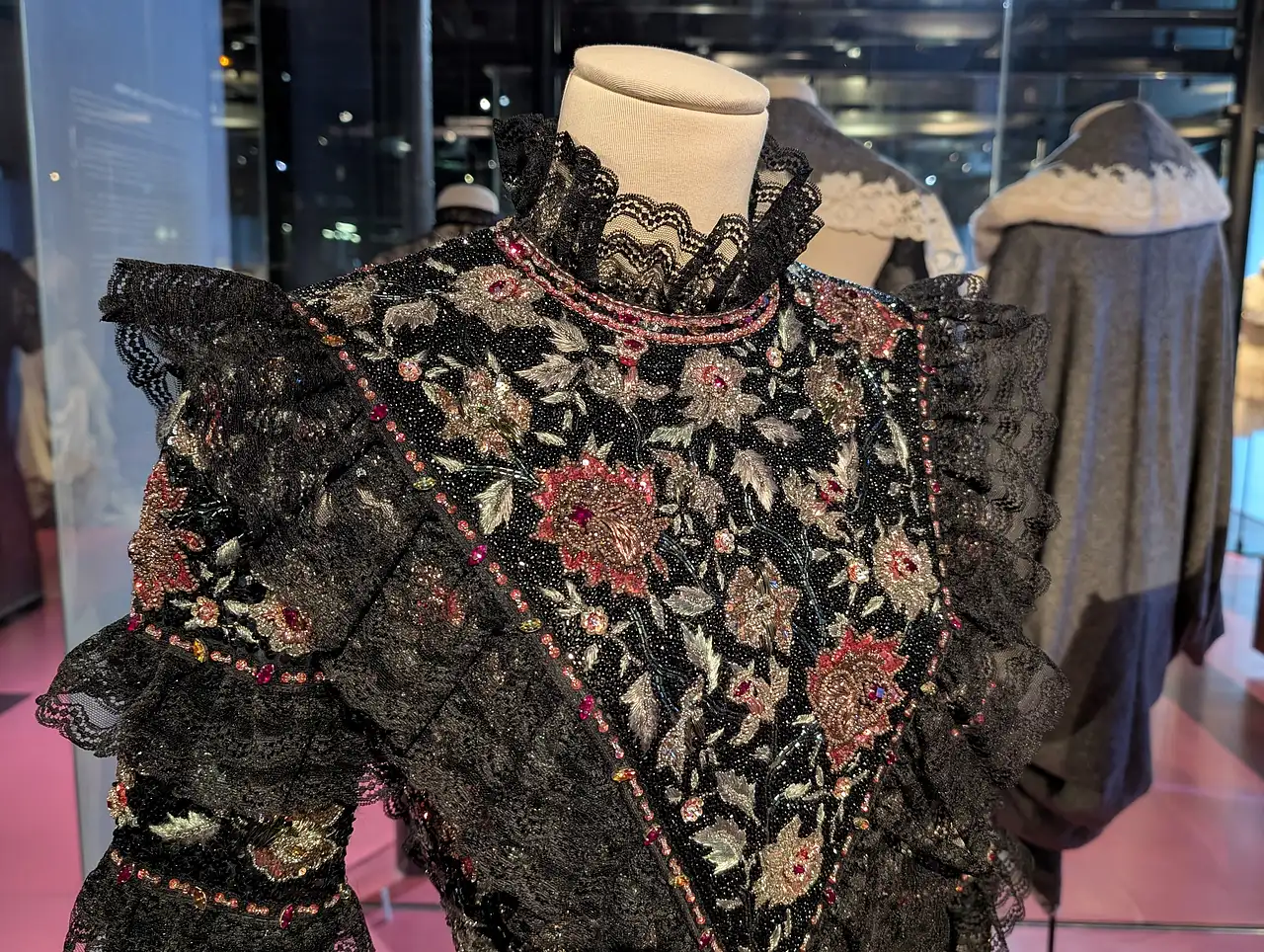 robe dans la cité de la dentelle de Calais