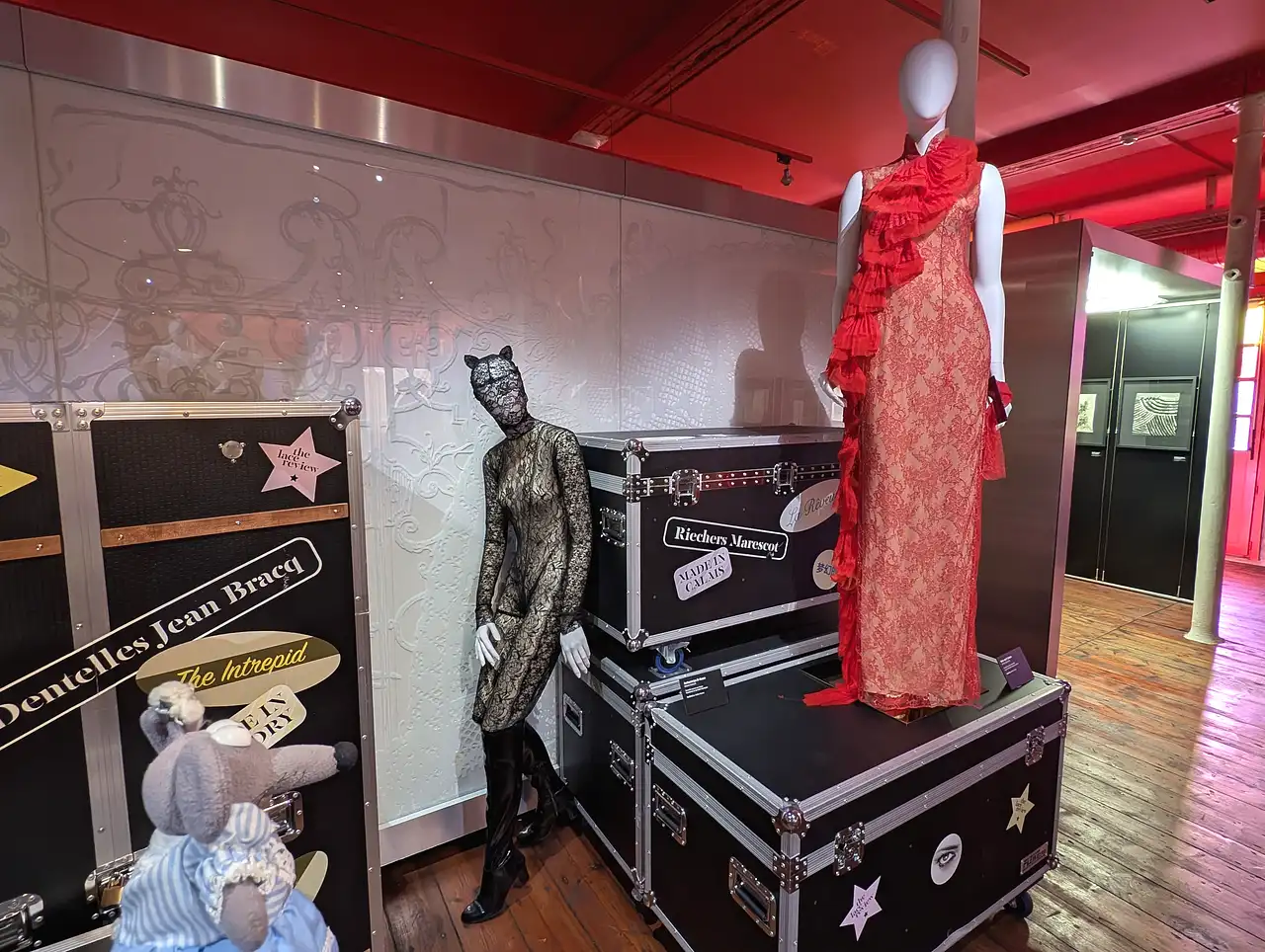robes à la cité de la dentelle de Calais