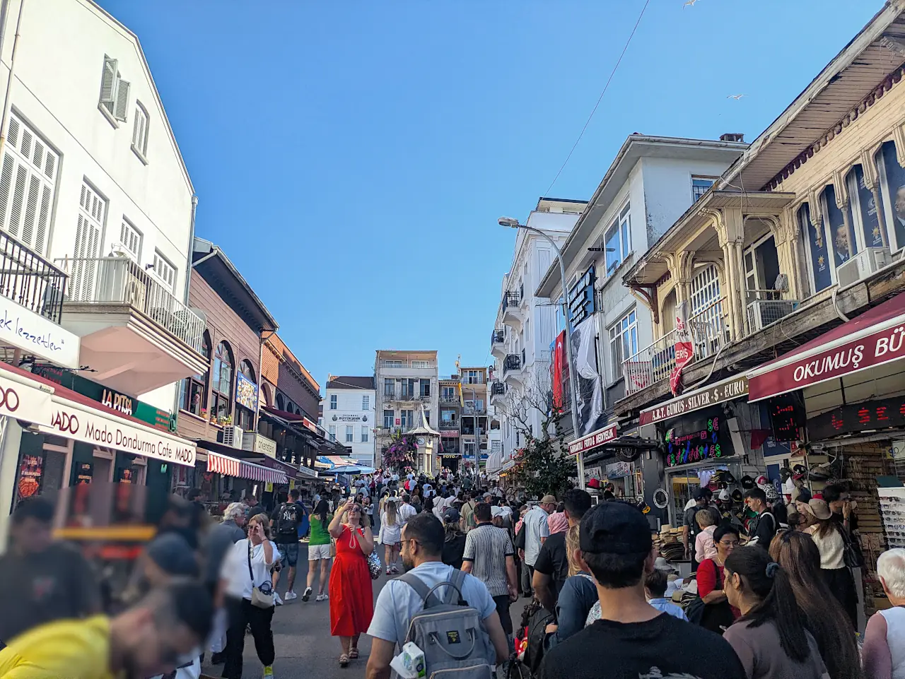 Büyük İskele caddesi