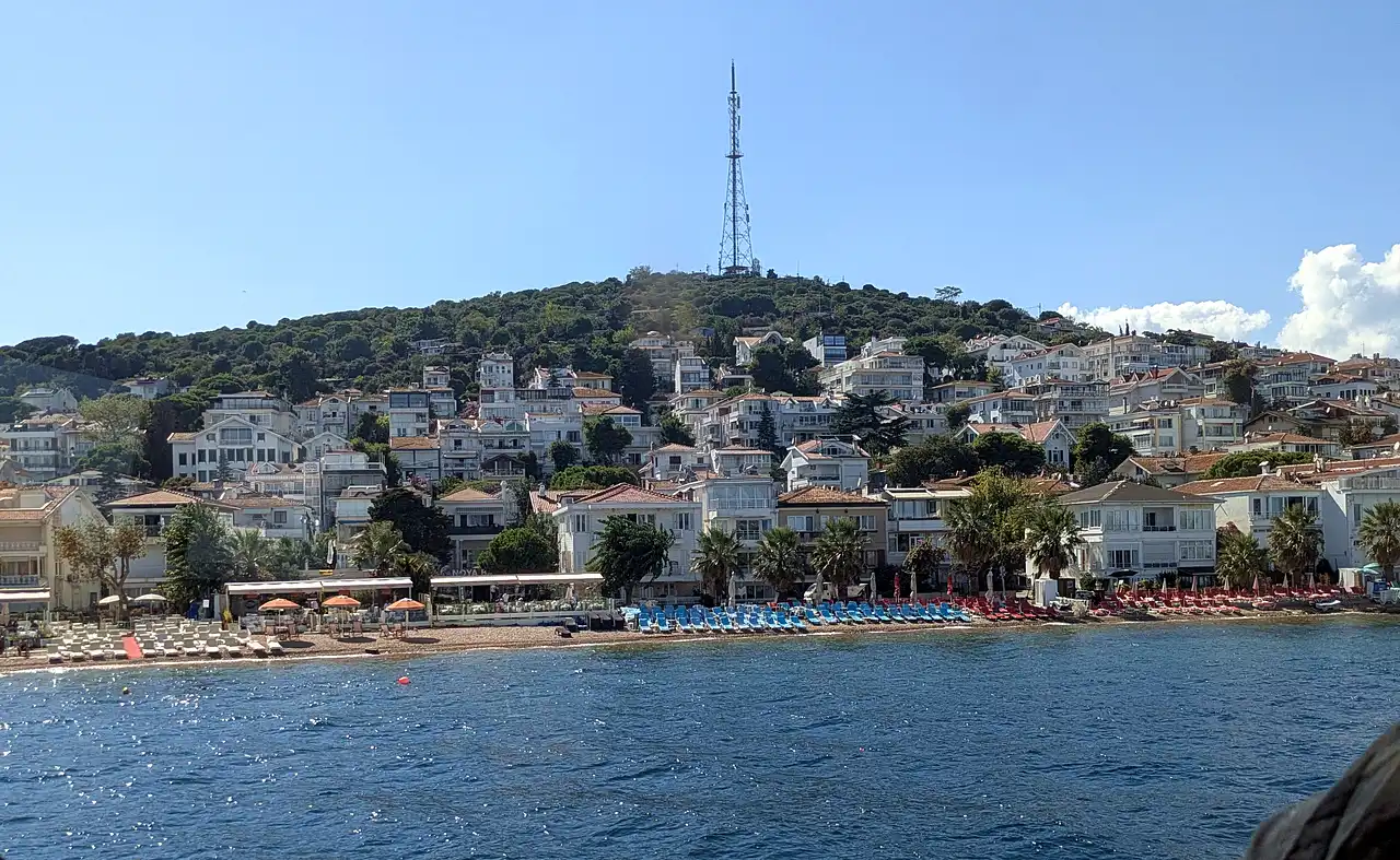 Kınalıada