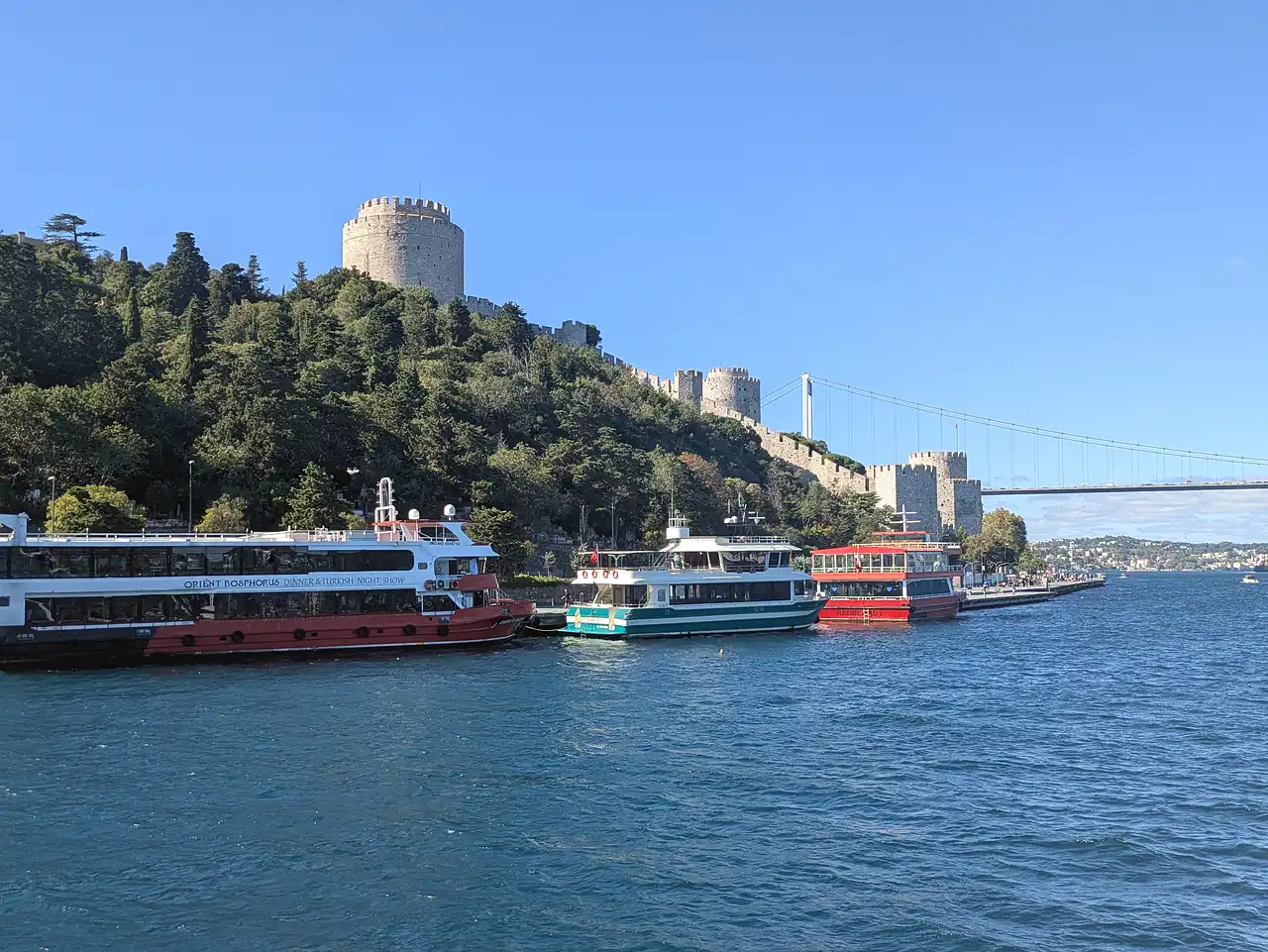bateaux pour dîner-spectacle sur ke Bosphore